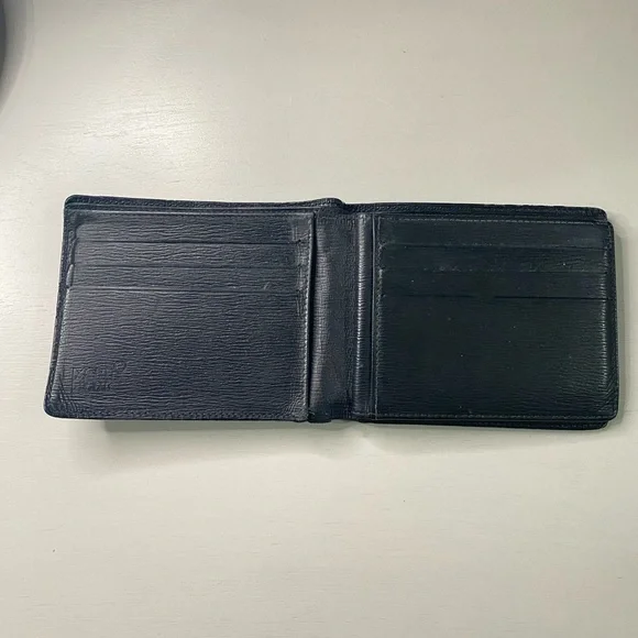 MontBlanc Men’s black leather bi-fold wallet